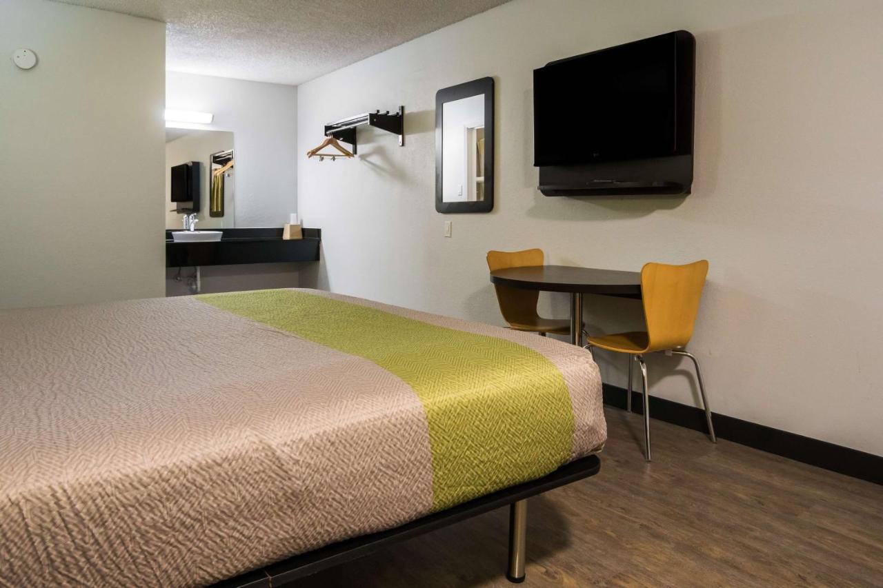 Motel 6 Irving - Loop 12 Εξωτερικό φωτογραφία